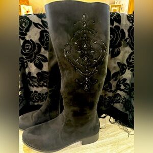 NWOT Azura Women’s boots size 9.5 (40)